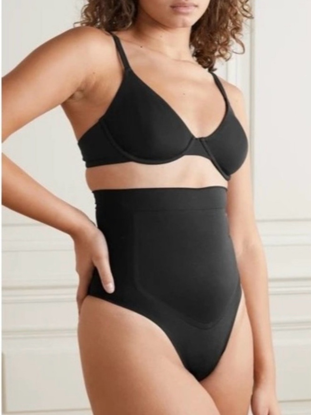 SKIMS Women's High Waist Bonded Thong Shapewear Panty Onyx Black Size XS New